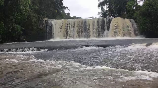 大瀑布的视频视频下载