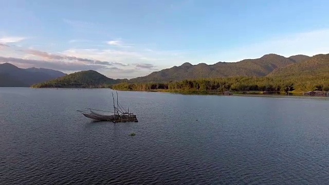 垂钓广场浸网鸟瞰图视频素材