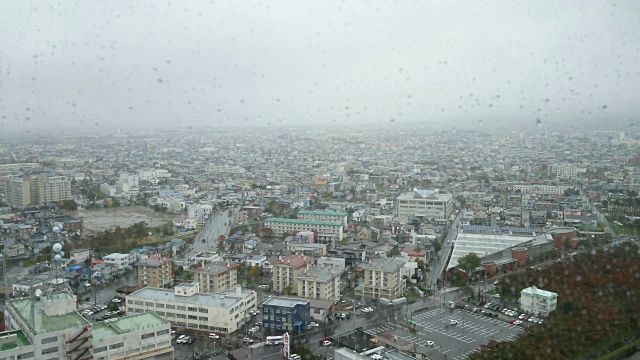 在一个下雨天函馆镇视频素材