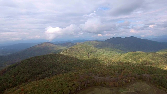 青山在云上视频素材