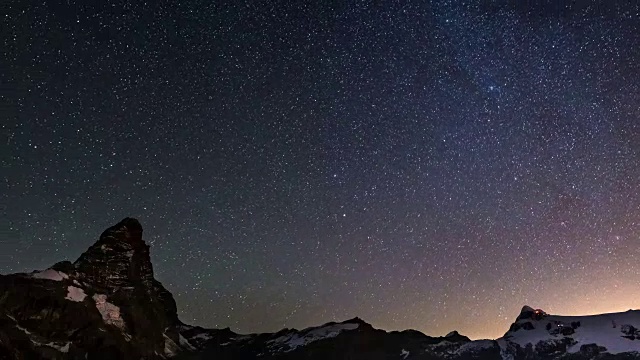 马特洪峰夜晚时间流逝星空视频素材