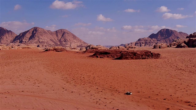 令人敬畏的沙漠风景在Wadi Rum，约旦，中东。视频素材