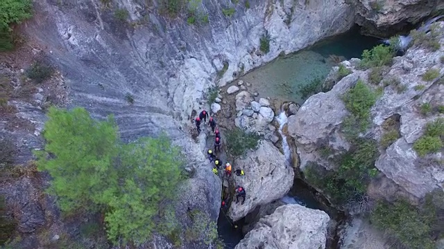 空中的峡谷漂流视频素材