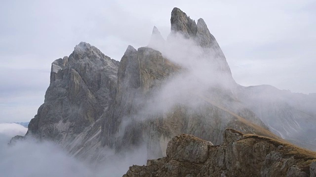 风景优美的塞塞达山在白云石视频素材