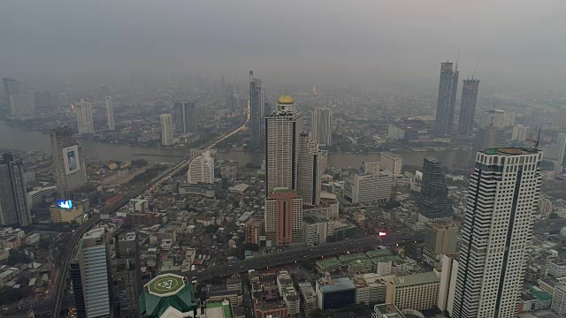 飞越泰国曼谷的商业中心视频素材