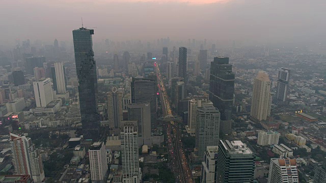 飞越泰国曼谷的商业中心视频素材