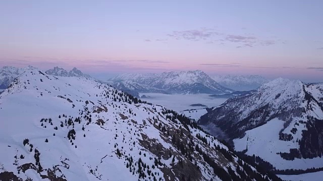 WS空中景观雪山和滑雪胜地/基茨比埃尔，蒂罗尔，奥地利视频素材