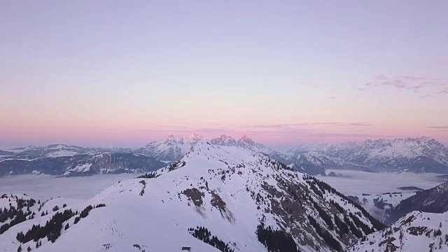 WS空中景观雪山和滑雪胜地/基茨比埃尔，蒂罗尔，奥地利视频素材