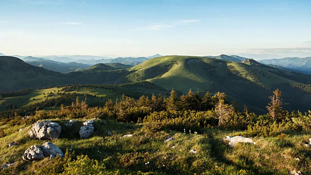 在斯洛伐克的山日落景观，这样的山峰，时间流逝视频素材