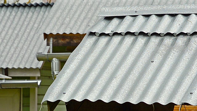 屋顶雨风排水沟视频素材