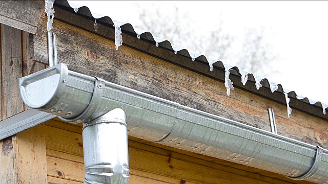 雨滴雪雨屋顶视频下载