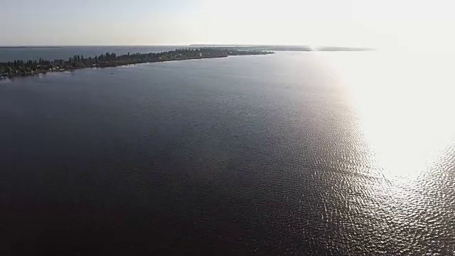 海景观。夏日艳阳天全景海景。视频下载