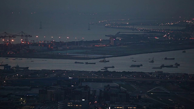 港深澳大桥;傍晚深圳赤湾港视频素材