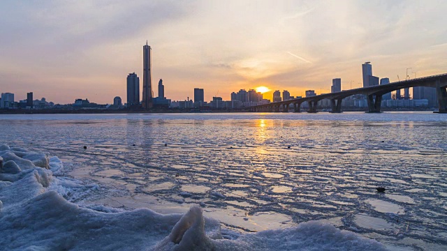 白天到夜晚的时间流逝冬天的汉城，韩国视频素材