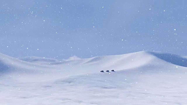 在暴风雪中驾驶越野车穿过雪地沙漠视频素材