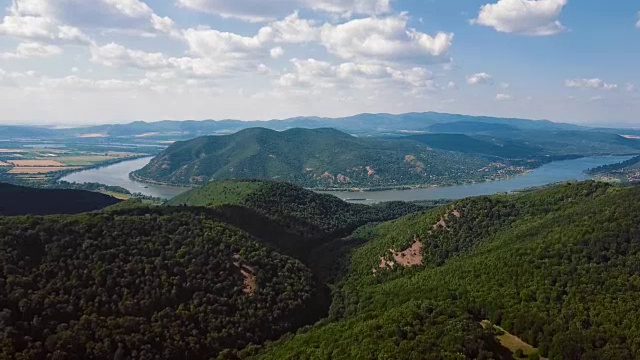 多瑙河弯，靠近Visegrad，匈牙利。视频素材