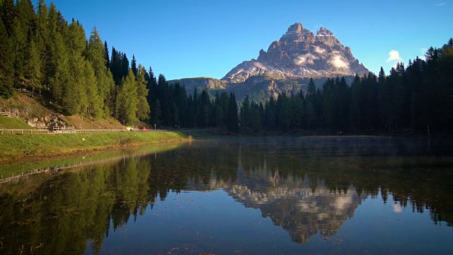 白云石山——意大利拉瓦雷多的三座山峰视频素材