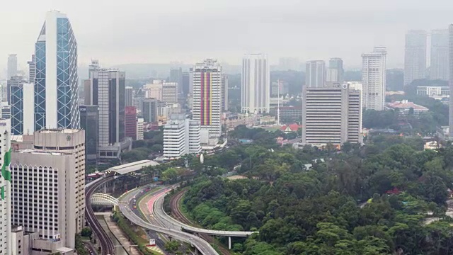 4K延时:航空吉隆坡城市景观，放大。视频素材