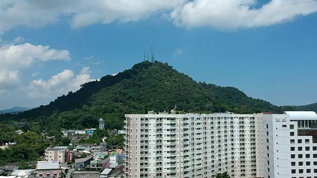 普吉岛猴子山，空中相机升起视频素材