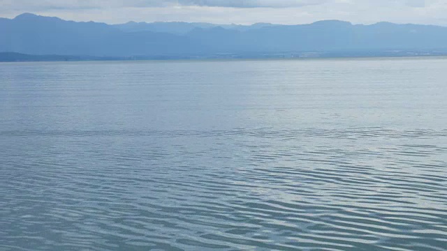 湖面风平浪静视频素材