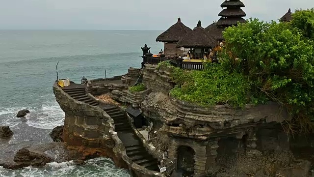 Tanah Lot岛和寺庙，巴厘岛，印度尼西亚视频素材