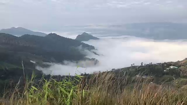 时光流逝，山雾视频素材