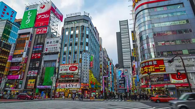 4k时间间隔:东京新宿的拥挤人群视频素材