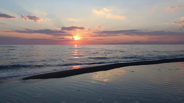 海滩上的日落视频素材