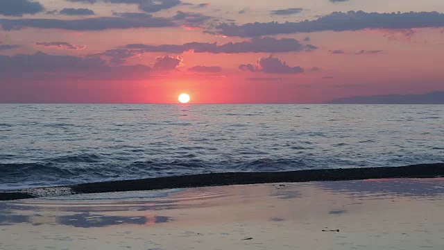 海滩上的日落视频素材