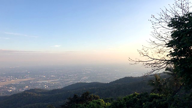 清迈的城市风景与美丽的天空视频素材