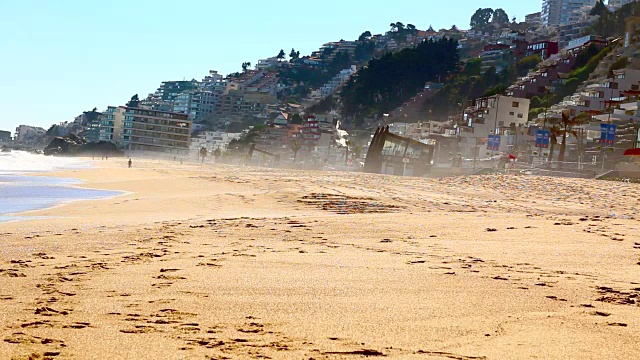 智利的维纳德尔马。海景美景，海浪拍打着沙滩视频下载