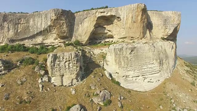 天线:峡谷中陡峭的悬崖视频素材