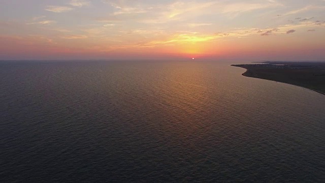 天线:日落时海面视频素材