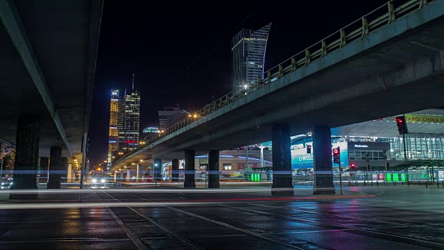 华沙市中心的夜晚时光流逝视频素材