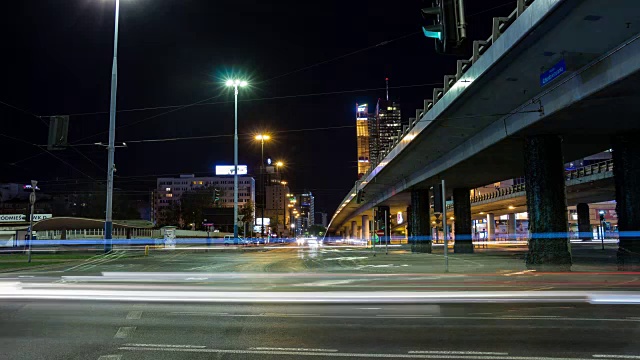 华沙市中心的夜晚时光流逝视频素材