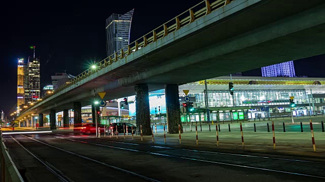 华沙市中心的夜晚时光流逝视频素材