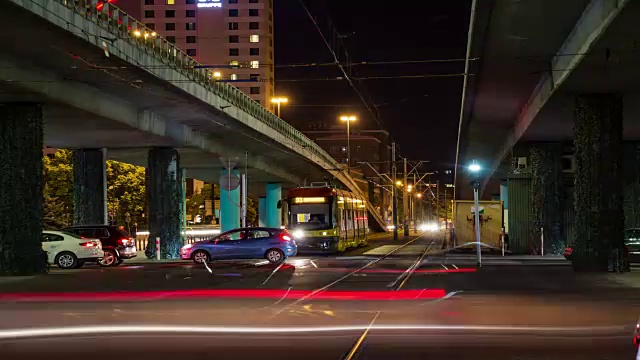 华沙市中心的夜晚时光流逝视频素材