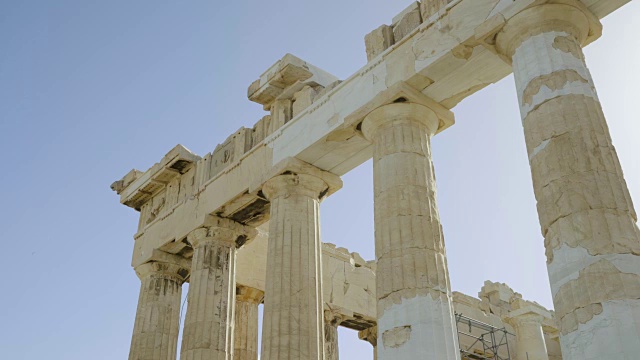 帕台农神庙的柱子——雅典卫城的古神庙视频素材