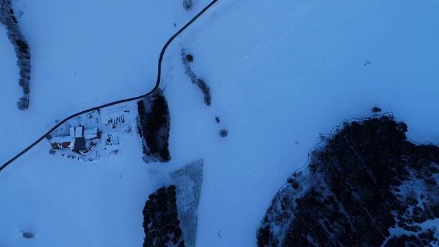 冬季仙境。雪自然景观。季节的天气视频素材