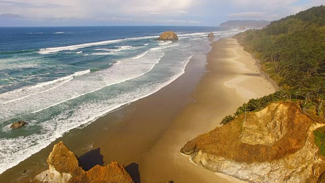 鸟瞰俄勒冈海岸海滩太平洋视频素材