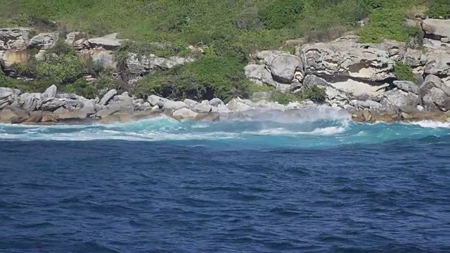 海边的汹涌海浪视频素材