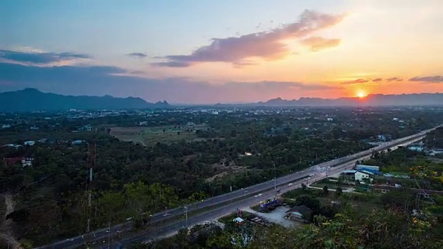 泰国，夕阳下的稻田。时间流逝的视频视频素材