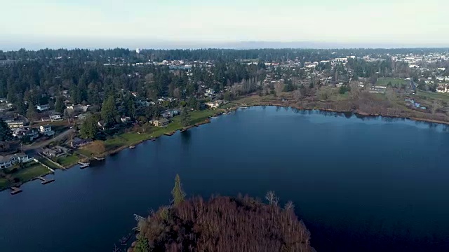 Lake Ballinger Mountlake Terrace Edmonds Washington Aerial View Landscape飞过Edmount岛视频素材