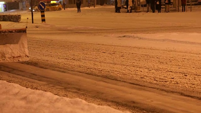 雪夜在城中视频素材