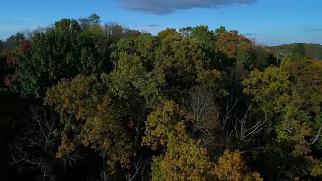 傍晚上升空中建立拍摄的宾夕法尼亚社区视频素材