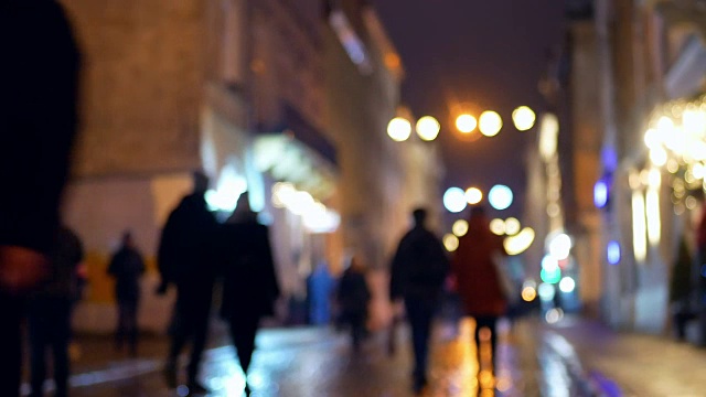 倒影人雨夜视频素材