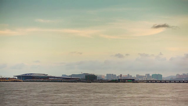 中国日落天空珠海湾机场综合大桥全景4k时间视频素材