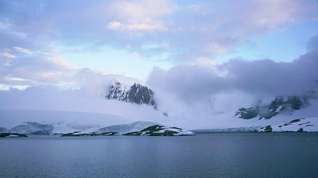 延时拍摄:南极洲半岛山脉冰川视频素材