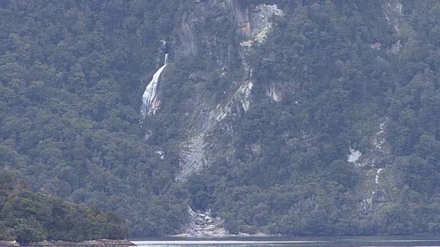 新西兰的米尔福德海湾视频素材