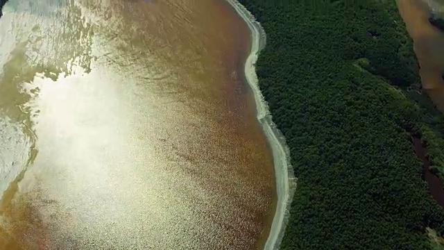 塞莱斯顿生物圈保护区的泻湖视频素材